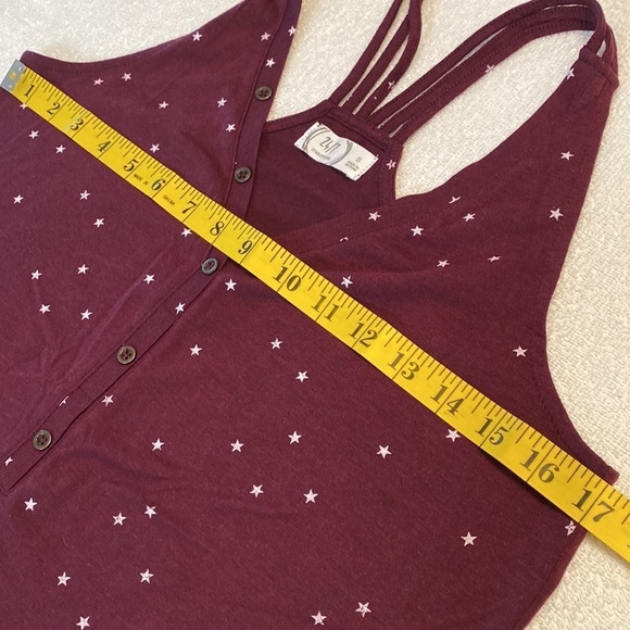 Maurice’s sleeveless blouse 24/7 style slightly longer in back star print Sz S - Picture 5 of 7